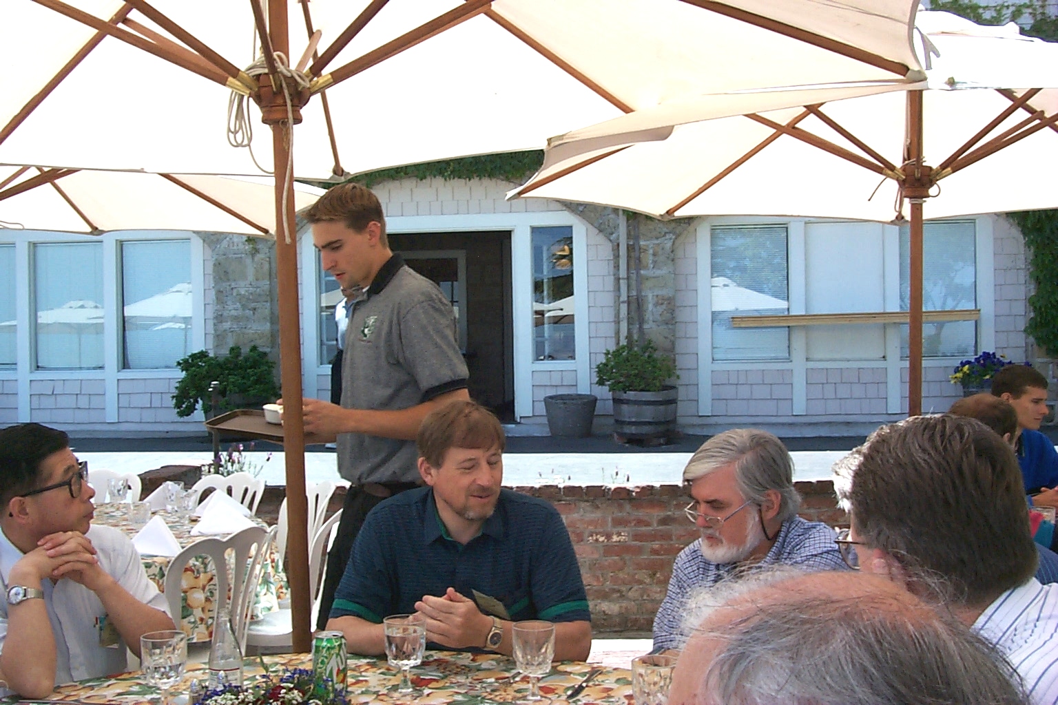 lunch11.jpg (713262 bytes)