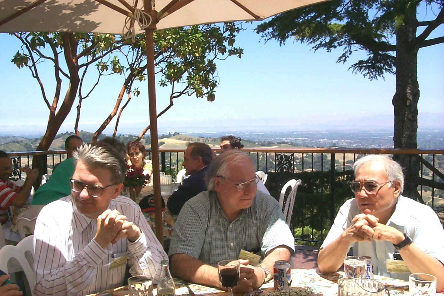 lunch13.jpg (851740 bytes)