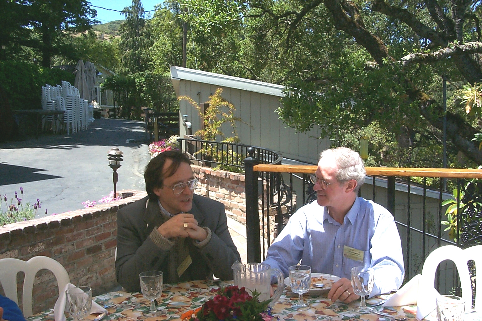 lunch14.jpg (989553 bytes)