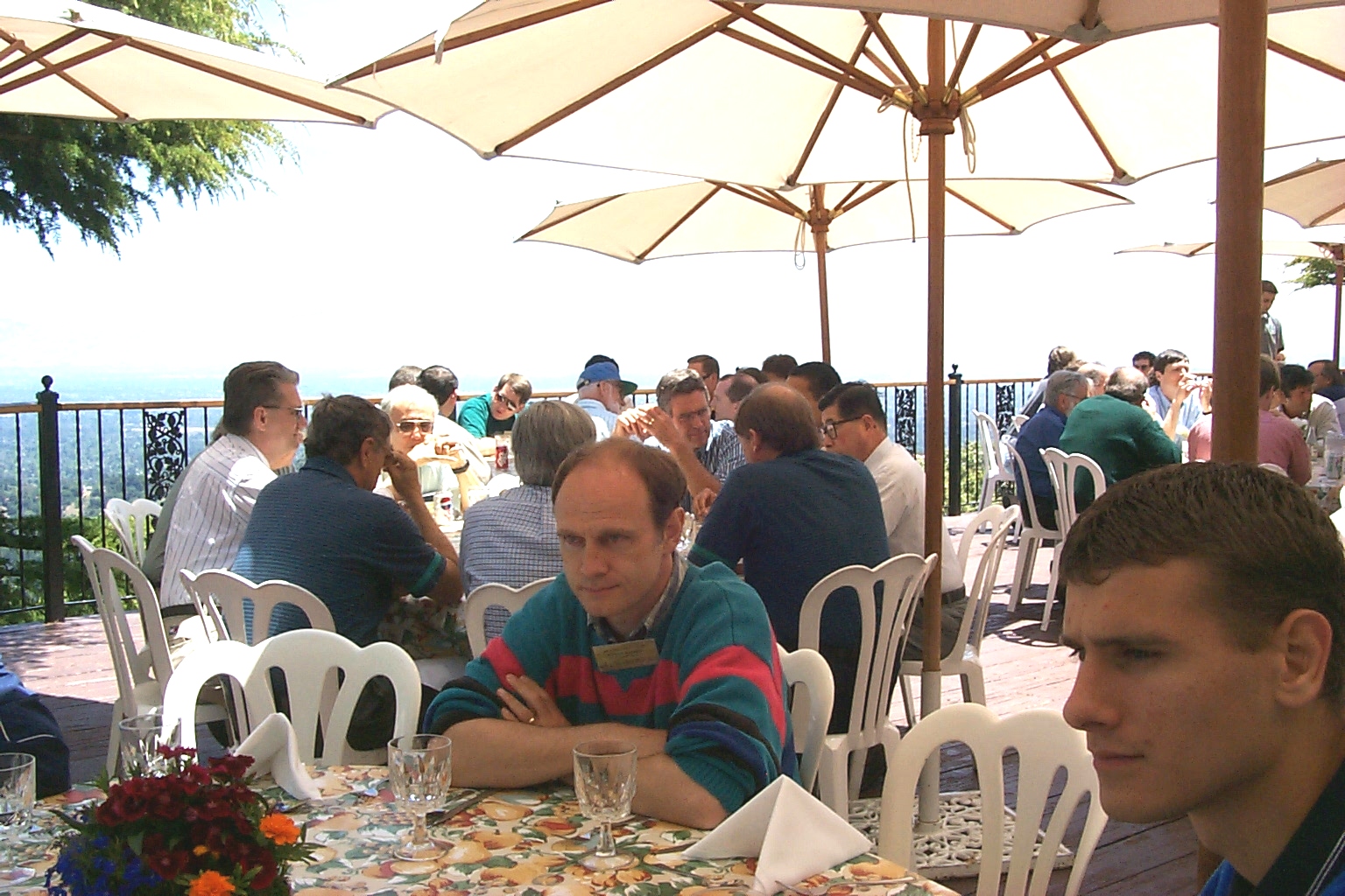lunch15.jpg (719392 bytes)